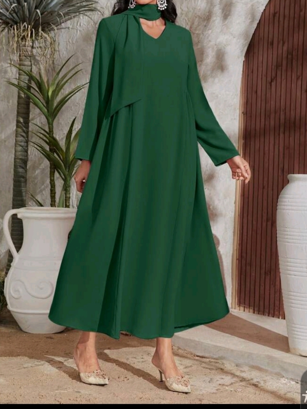 Elegant Emerald Green Long Sleeve Maxi Dress